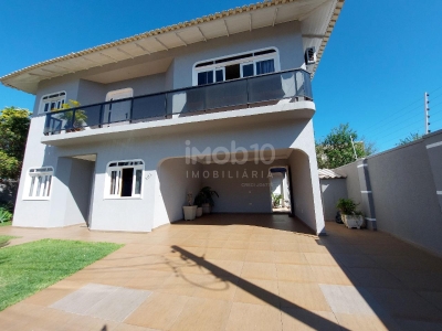 Sobrado ? venda no Jardim Ip?, pr?ximo a Vila A em FOZ DO IGUA...