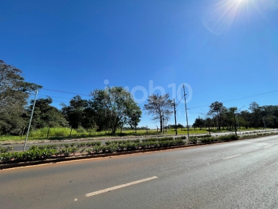 ?REA A VENDA NA AVENIDA GENERAL MEIRA LOCALIZA??O PRIVILEGIADA.