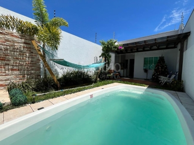 CASA A VENDA COM PISCINA NA RUA OURINHOS NO JARDIM ANA CRISTIN...