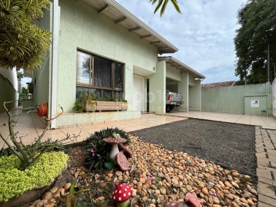 Casa  ? venda,  no Jardim Igua?u, com 2 suites, 2 quartos e pi...