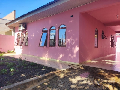 CASA ? VENDA COM 01 SU?TE   02 QUARTOS E EDICULA  NO JARDIM CU...