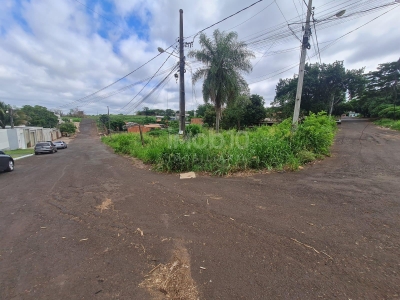 TERRENO DE ESQUINA COM 601,35 m2 A VENDA NA VILA PORTES EM FOZ...
