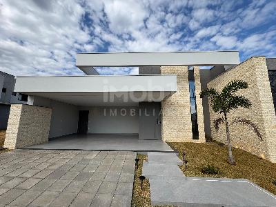 CASA T?RREA NOVA A VENDA COM 3 SU?TES E PISCINA, NO CONDOM?NIO...