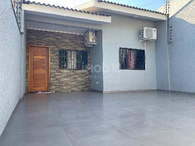 Casa a venda com 2 Quartos, Piscina e Ed?cula no Beverly Falls...