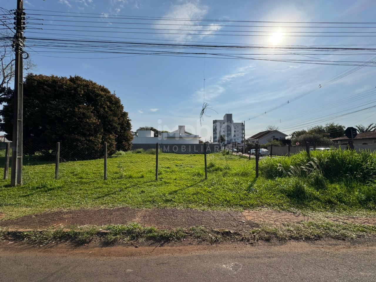 TERRENO DE ESQUINA A VENDA NA VILA A, UMA QUADRA DA AV. SILVIO AMÉRICO SASDELLI