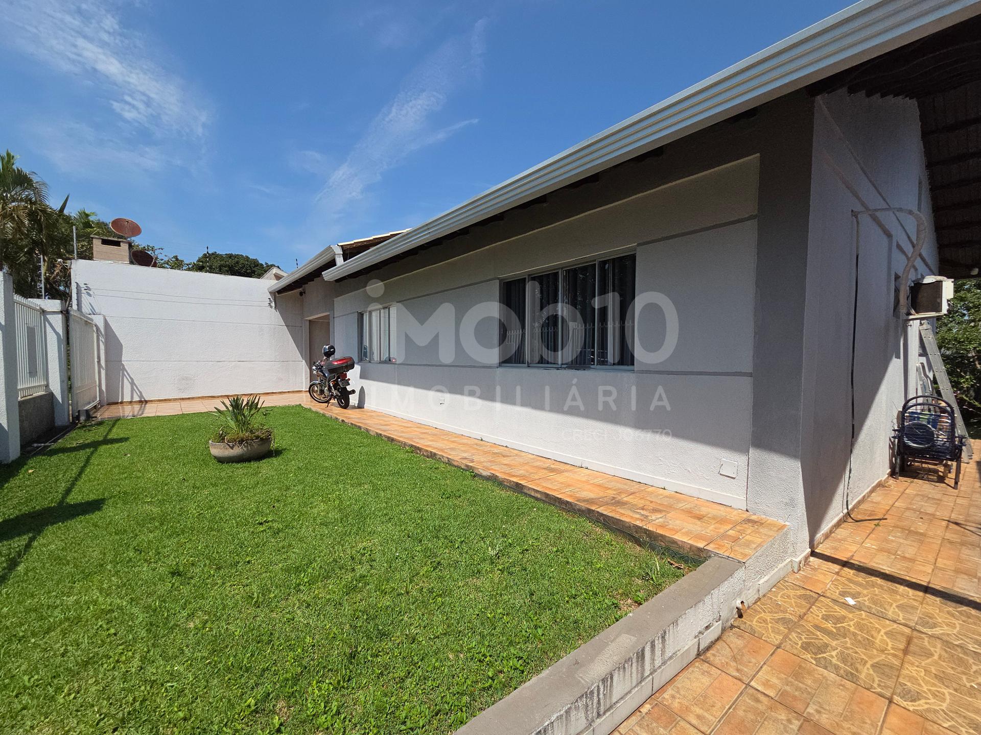 Casa a venda com 2 quartos 1 suíte, Jardim Eliza perto Muffato Max FOZ DO IGUACU