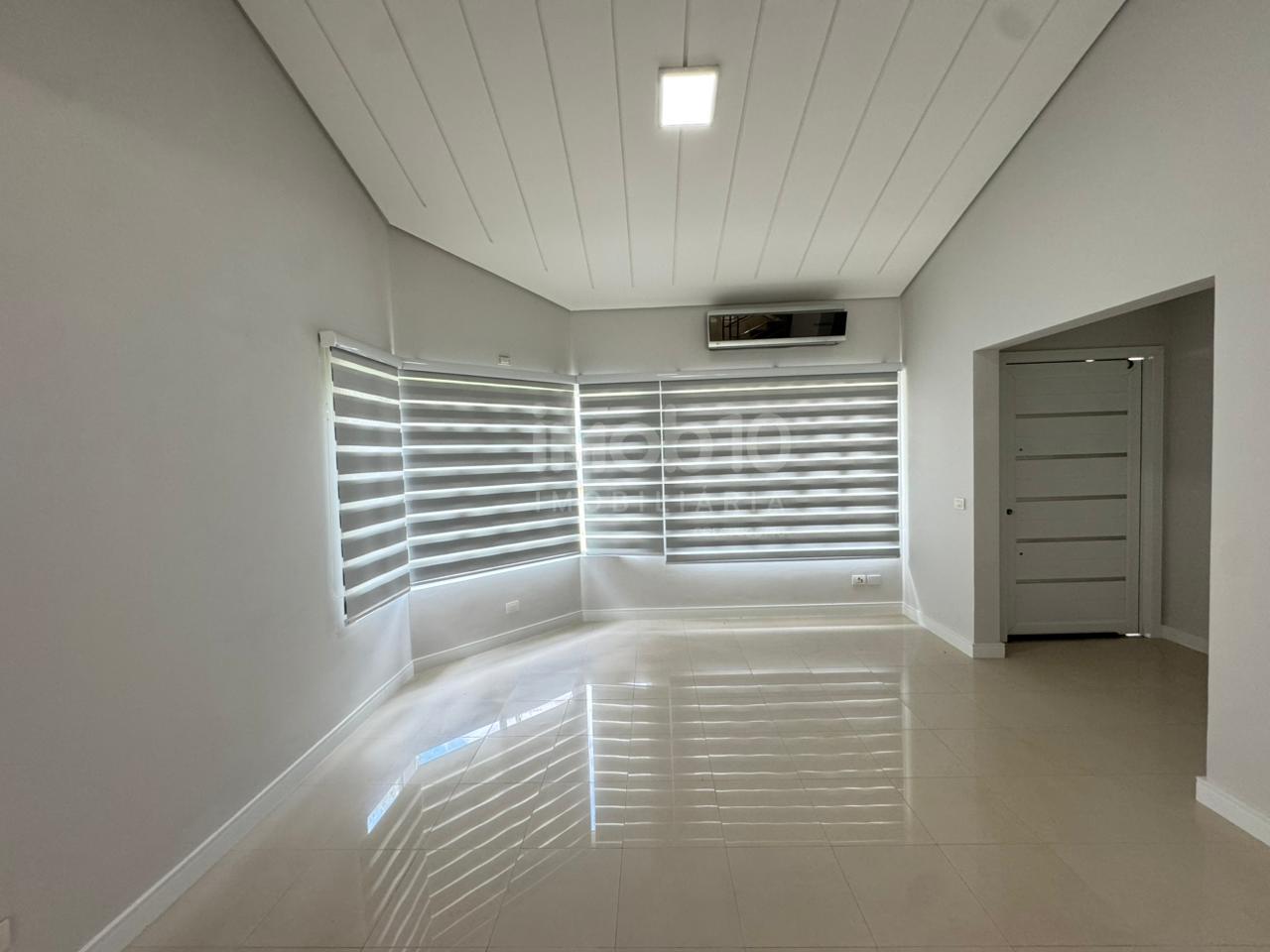 SOBRADO A VENDA NO CONDOMÍNIO FECHADO PORTO SEGURO EM FOZ DO IGUAÇU