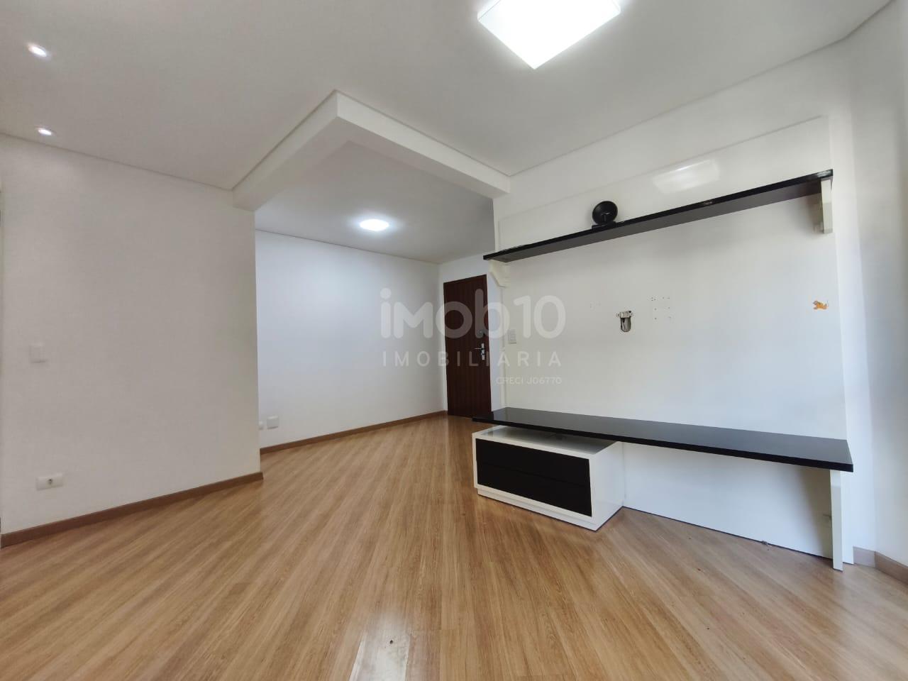 APARTAMENTO À VENDA NO RESIDENCIAL ANGATU - PARQUE OURO VERDE.