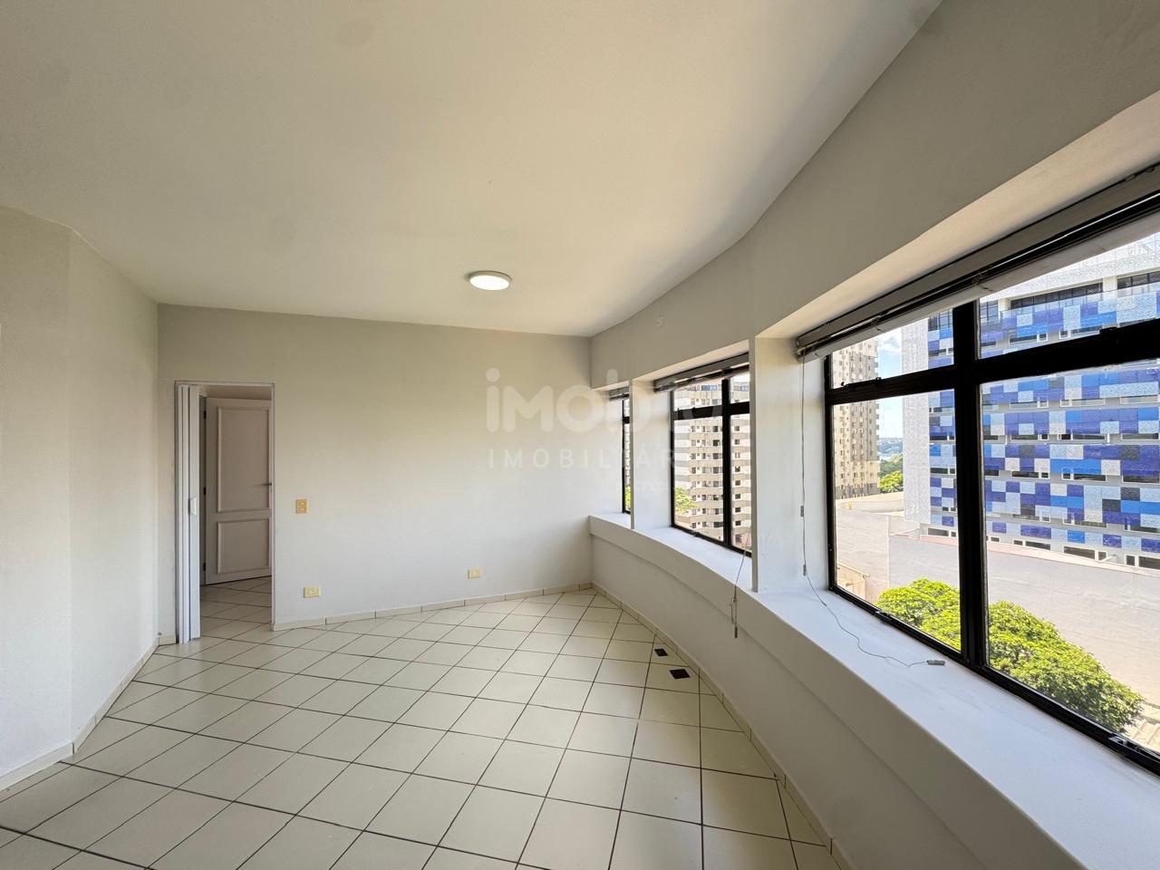 SALA COMERCIAL PARA ALUGAR NO CENTRO DE FOZ NO EDIFÍCIO MARAJOARAS