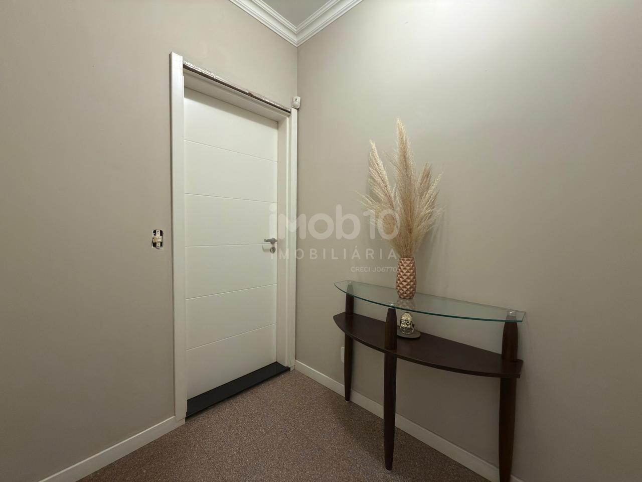 Sobrado a venda com 4 dormitórios, no Jardim Polo Centro, em FOZ DO IGUACU - PR