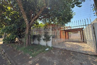 CASA A VENDA COM 1 SU?TE   1 QUARTO ED?CULA COM 1 QUARTO E PIS...