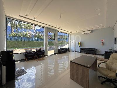 PR?DIO COMERCIAL PARA ALUGAR, COM 6 SALAS E UM APARTAMENTO COM...