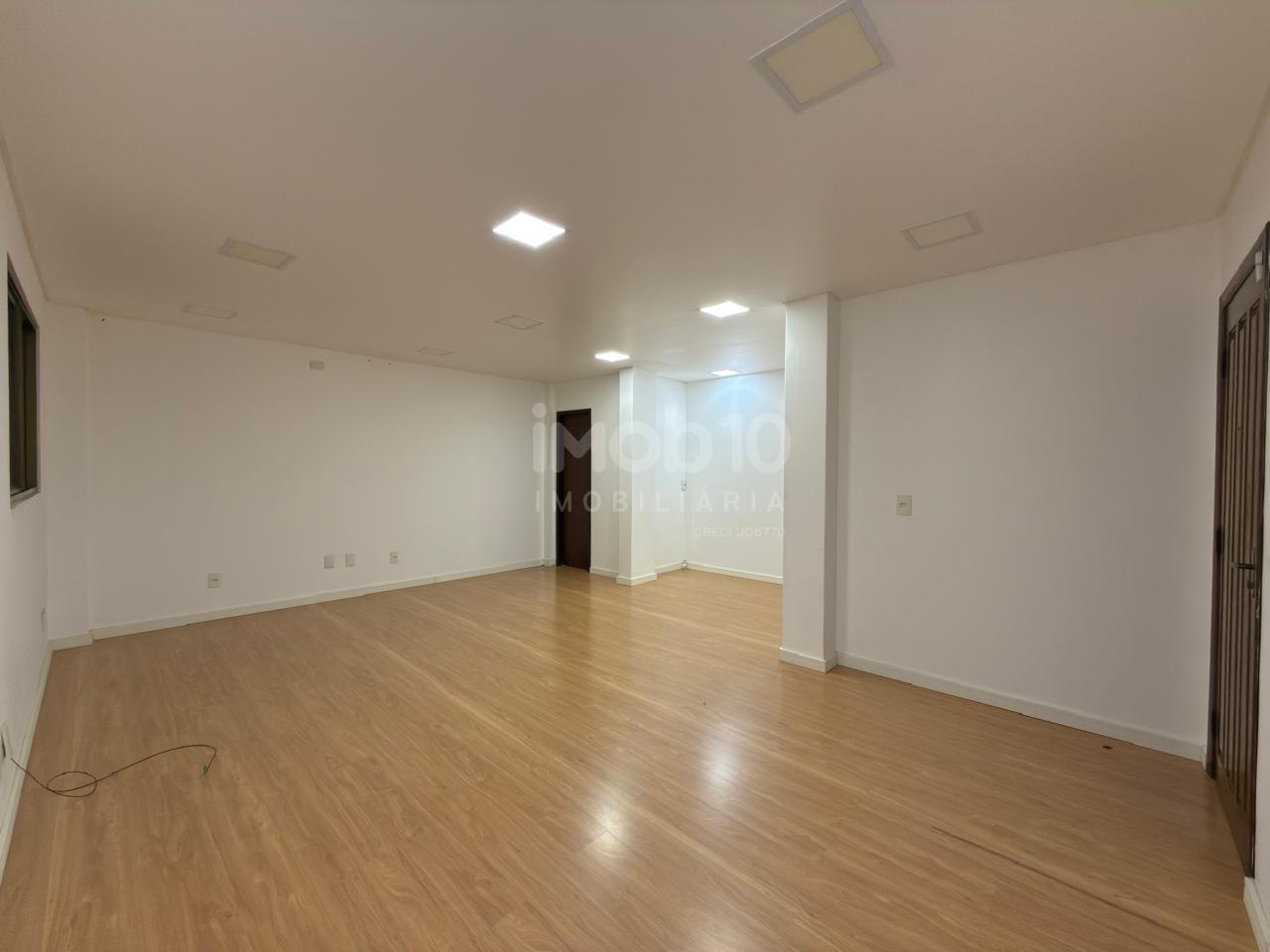 SALA COMERCIAL PARA VENDA NO EDIFÍCIO PAMPULHA NA REGIÃO MAIS CENTRAL DE FOZ