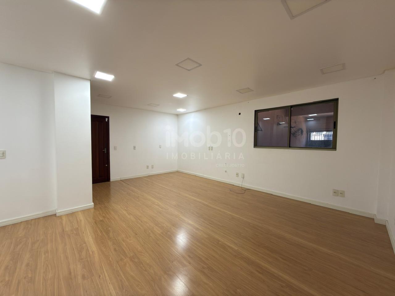 SALA COMERCIAL PARA VENDA NO EDIFÍCIO PAMPULHA NA REGIÃO MAIS CENTRAL DE FOZ