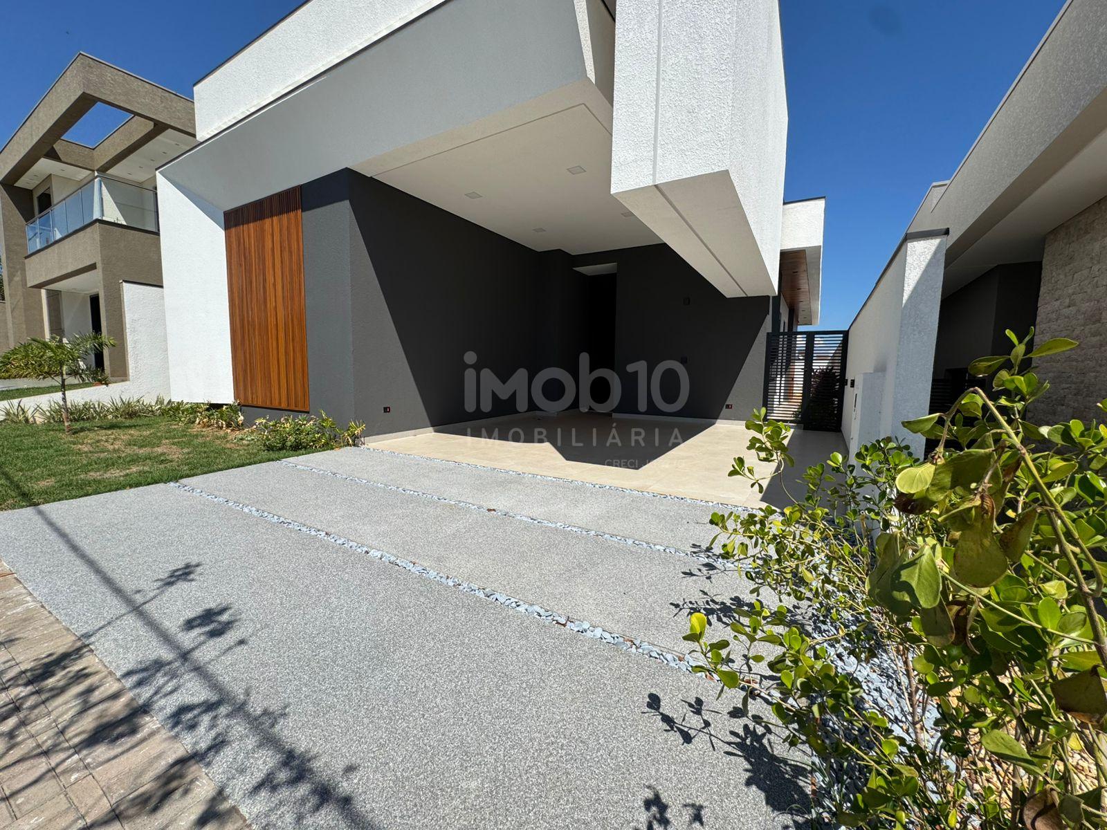 CASA NOVA A VENDA COM 3 SUÍTES E PISCINA NO CONDOMÍNIO VILLA FIRENZE