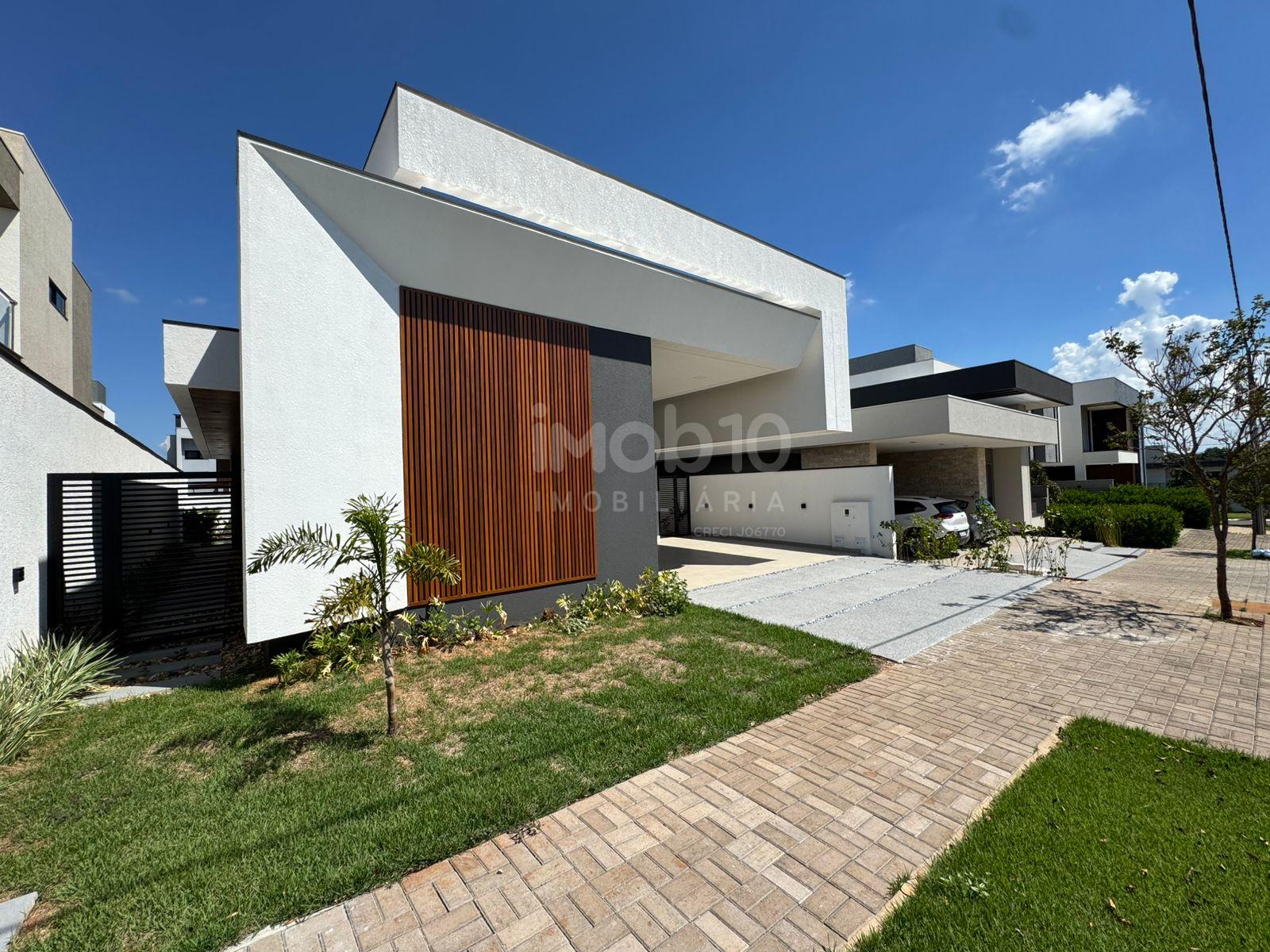 CASA NOVA A VENDA COM 3 SUÍTES E PISCINA NO CONDOMÍNIO VILLA FIRENZE
