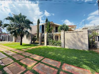 SOBRADO A VENDA  COM 3 SUITES JARDIM LANCASTER FOZ DO IGUA?U-PR.