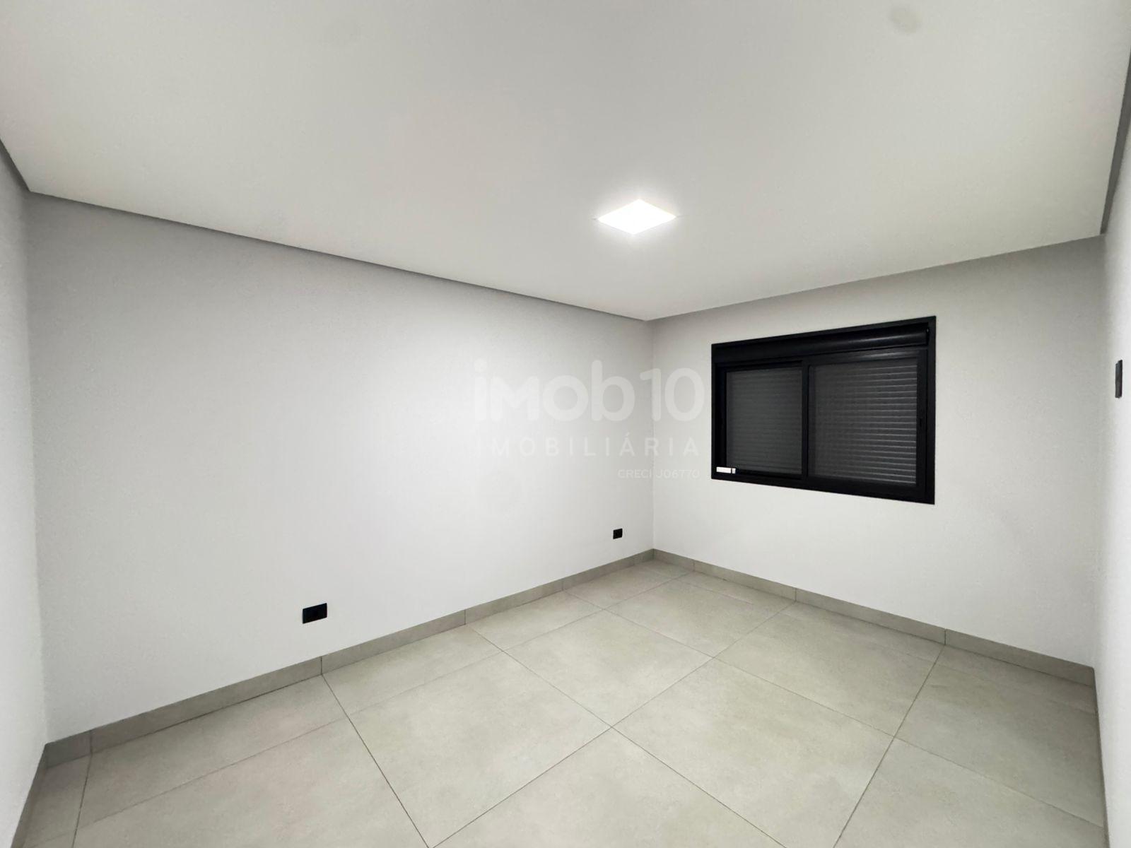 CASA TÉRREA REFORMADA NO JARDIM PANORAMA A VENDA EM FOZ