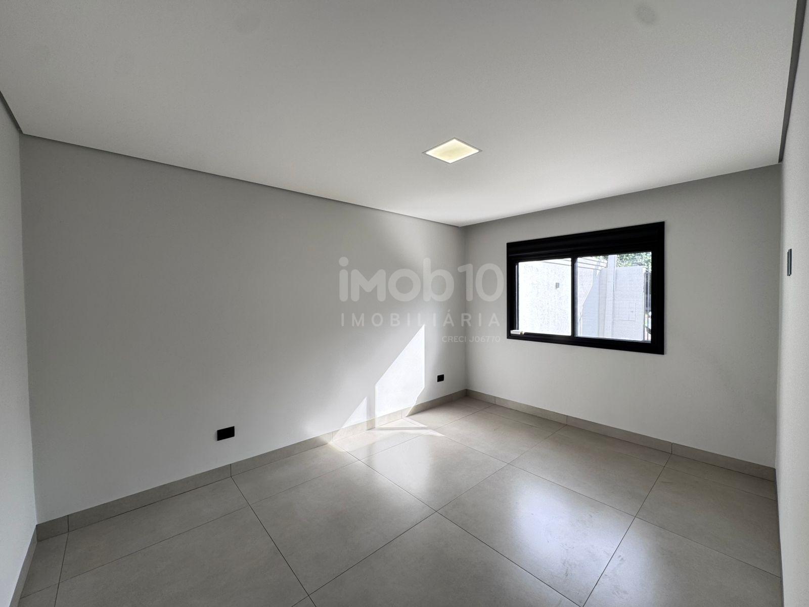 CASA TÉRREA REFORMADA NO JARDIM PANORAMA A VENDA EM FOZ