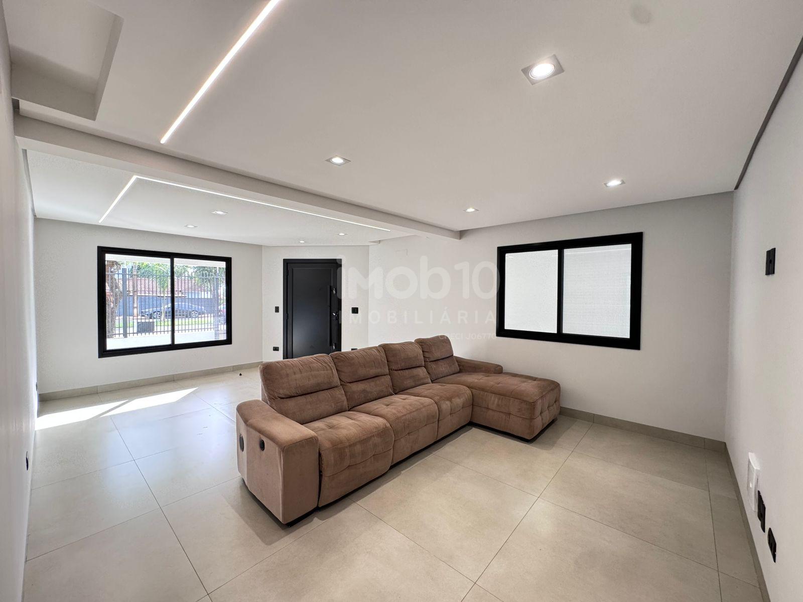 CASA TÉRREA REFORMADA NO JARDIM PANORAMA A VENDA EM FOZ