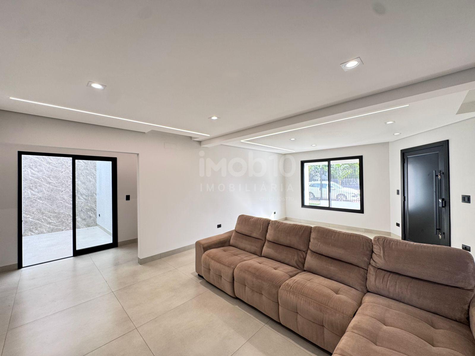 CASA TÉRREA REFORMADA NO JARDIM PANORAMA A VENDA EM FOZ