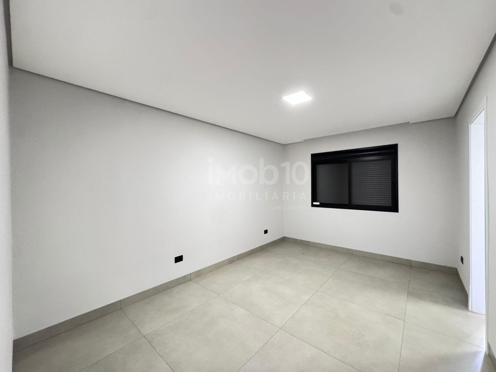 CASA TÉRREA REFORMADA NO JARDIM PANORAMA A VENDA EM FOZ
