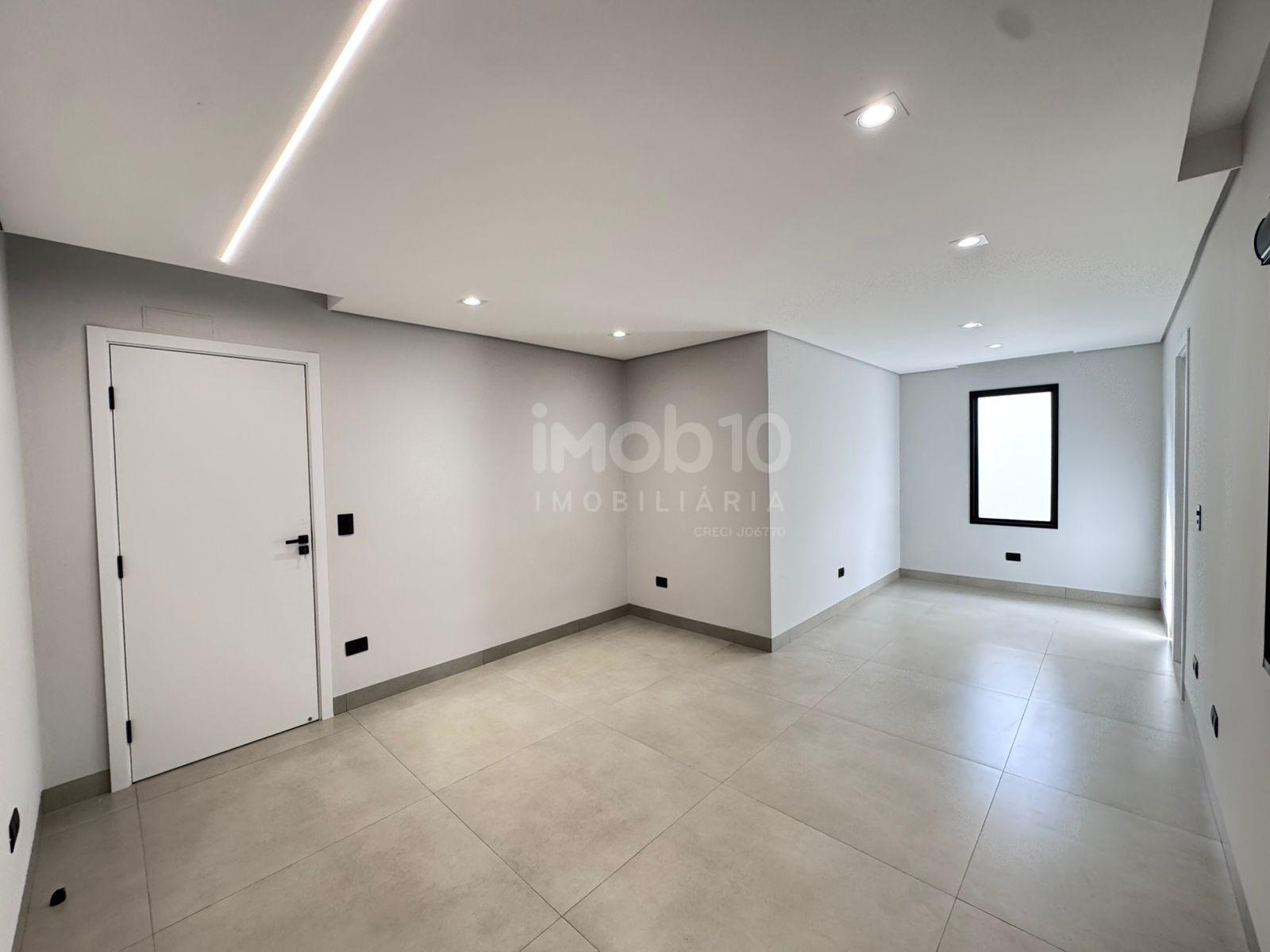 CASA TÉRREA REFORMADA NO JARDIM PANORAMA A VENDA EM FOZ