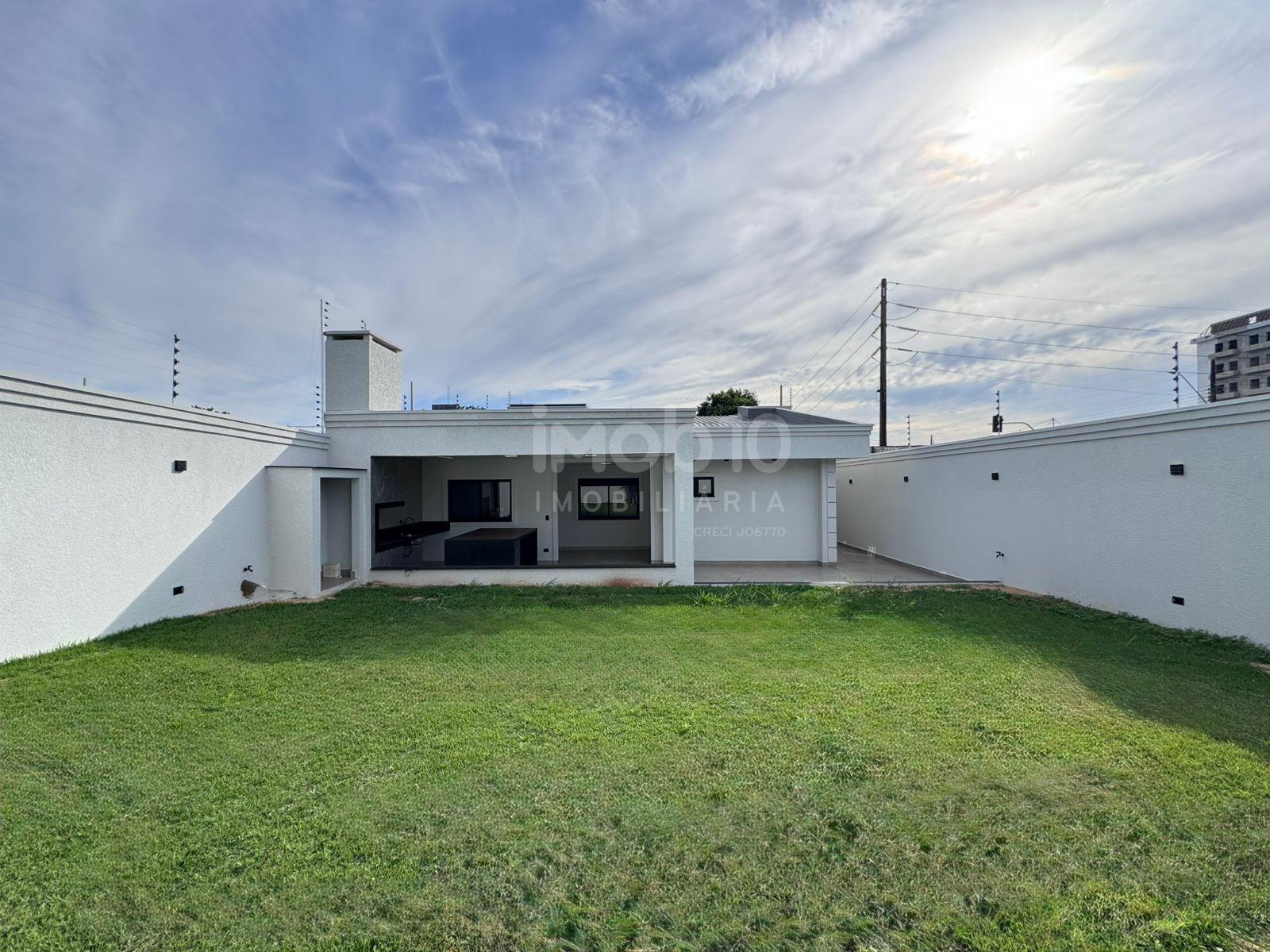 CASA TÉRREA REFORMADA NO JARDIM PANORAMA A VENDA EM FOZ