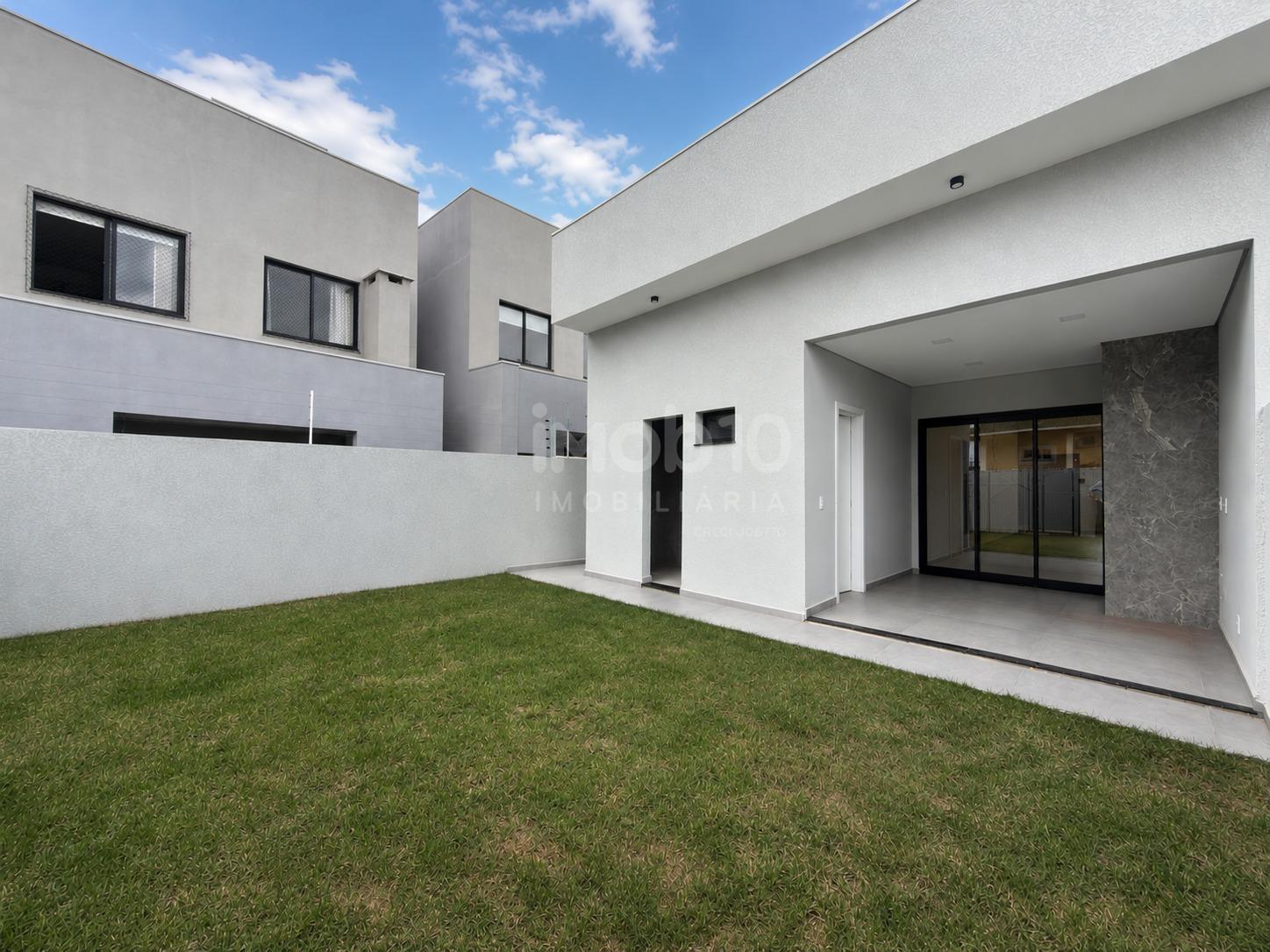 SOBRADO NOVO À VENDA COM 1 SUÍTE  2 QUARTOS E TERRENO AMPLO NO JARDIM BOURBON