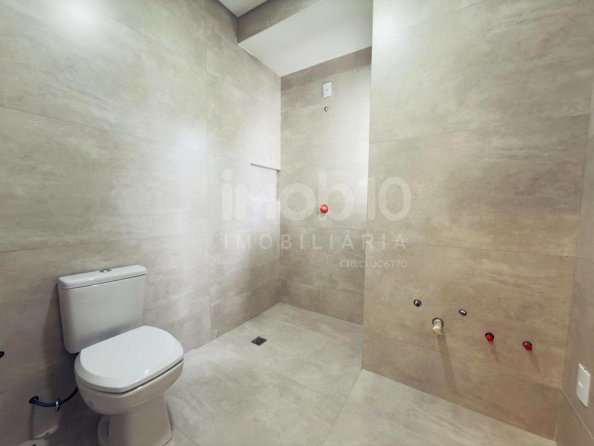 SOBRADO NOVO À VENDA COM 1 SUÍTE  2 QUARTOS E TERRENO AMPLO NO JARDIM BOURBON