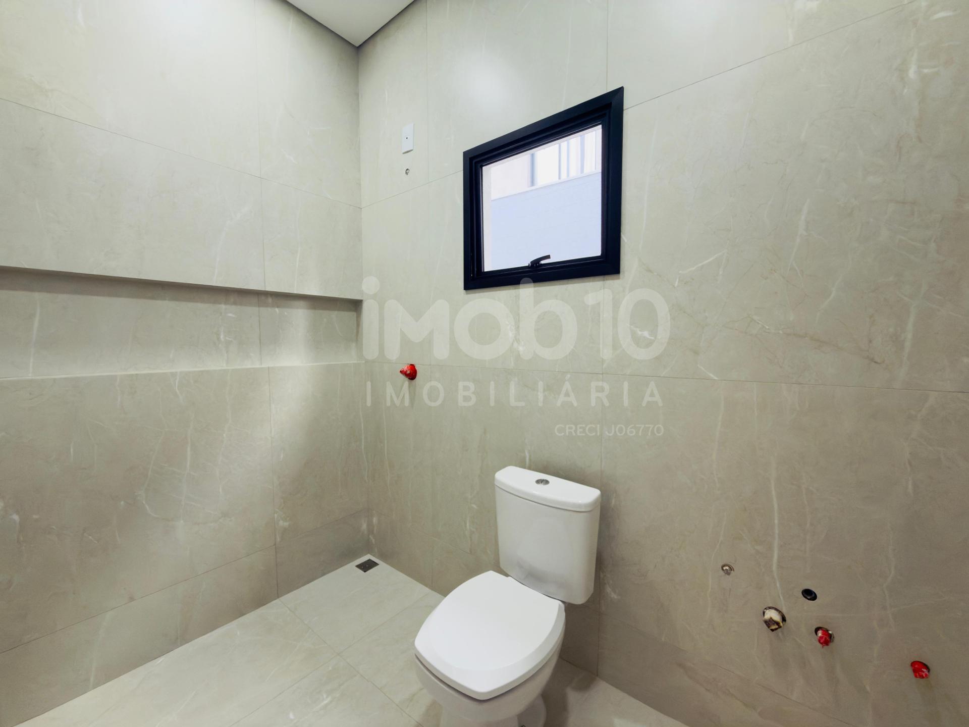 SOBRADO NOVO À VENDA COM 1 SUÍTE  2 QUARTOS E TERRENO AMPLO NO JARDIM BOURBON