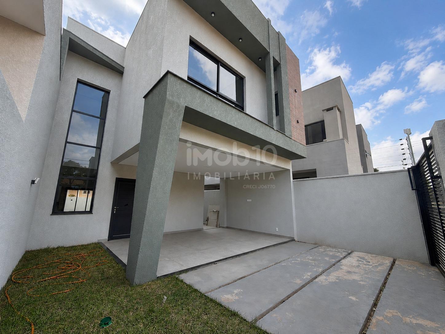 SOBRADO NOVO À VENDA COM 1 SUÍTE  2 QUARTOS E TERRENO AMPLO NO JARDIM BOURBON