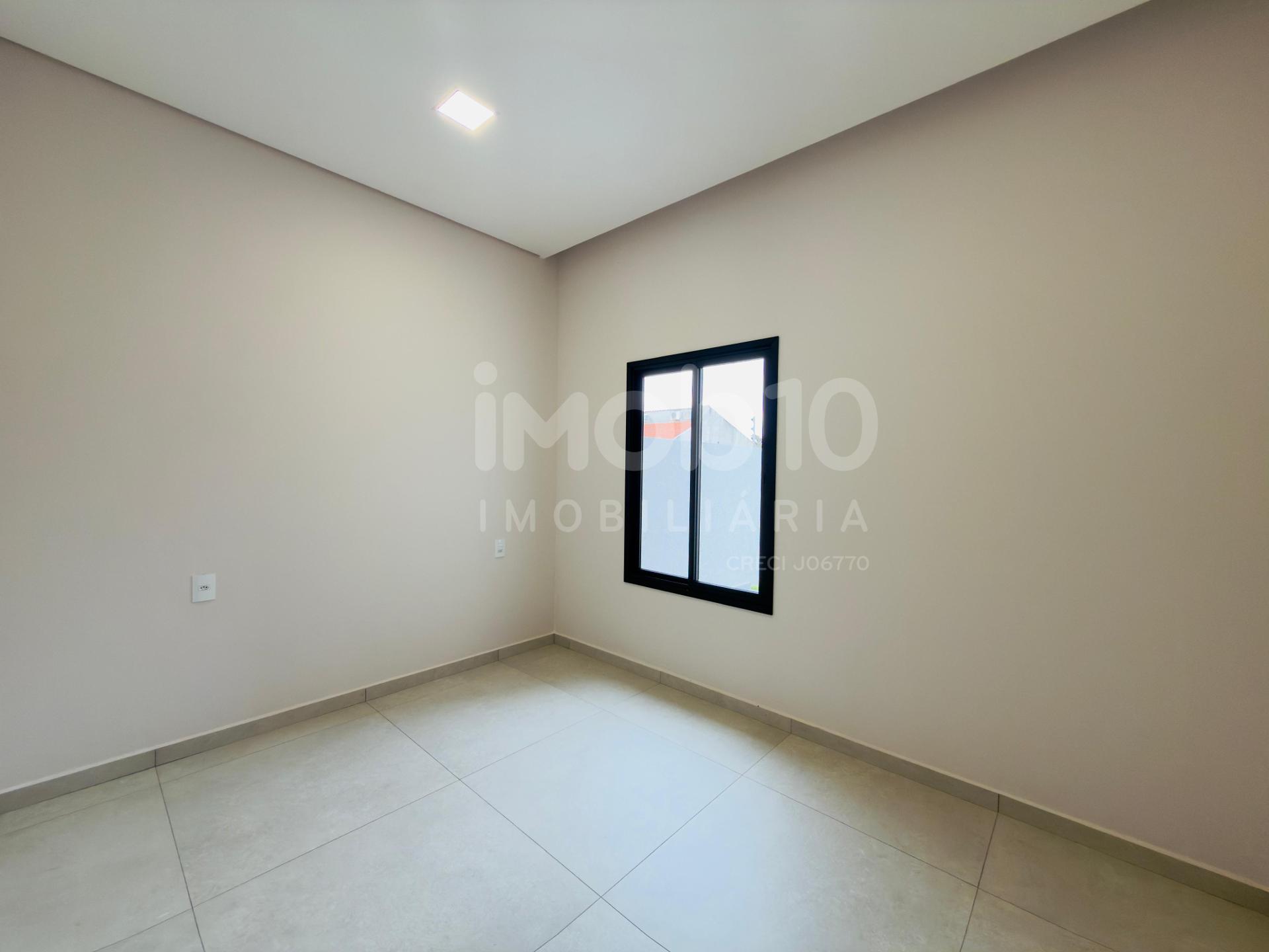 CASA NOVA COM 1 SUÍTE   2 QUARTOS E TERRENO AMPLO À VENDA NO JARDIM BOURBON