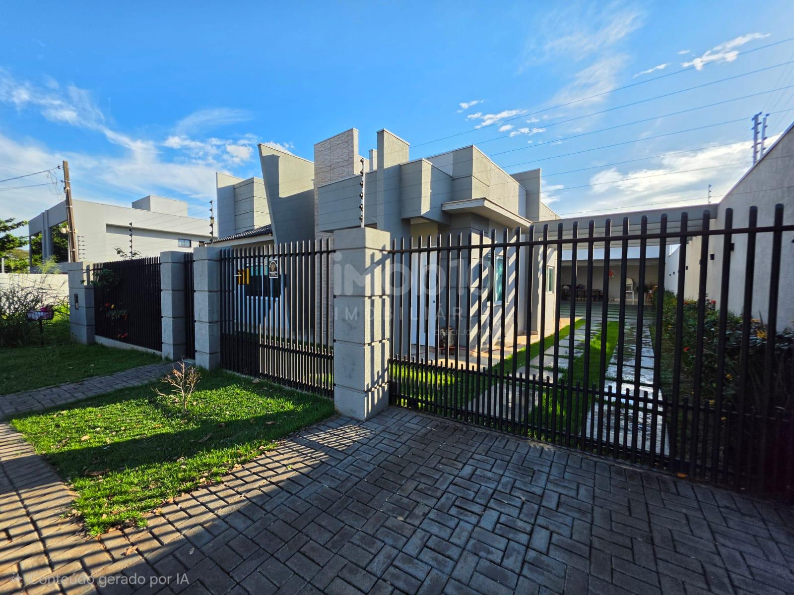 CASA TÉRREA COM PISCINA E EDÍCULA COM CHURRASQUEIRA NO JARDIM BOURBON EM FOZ.