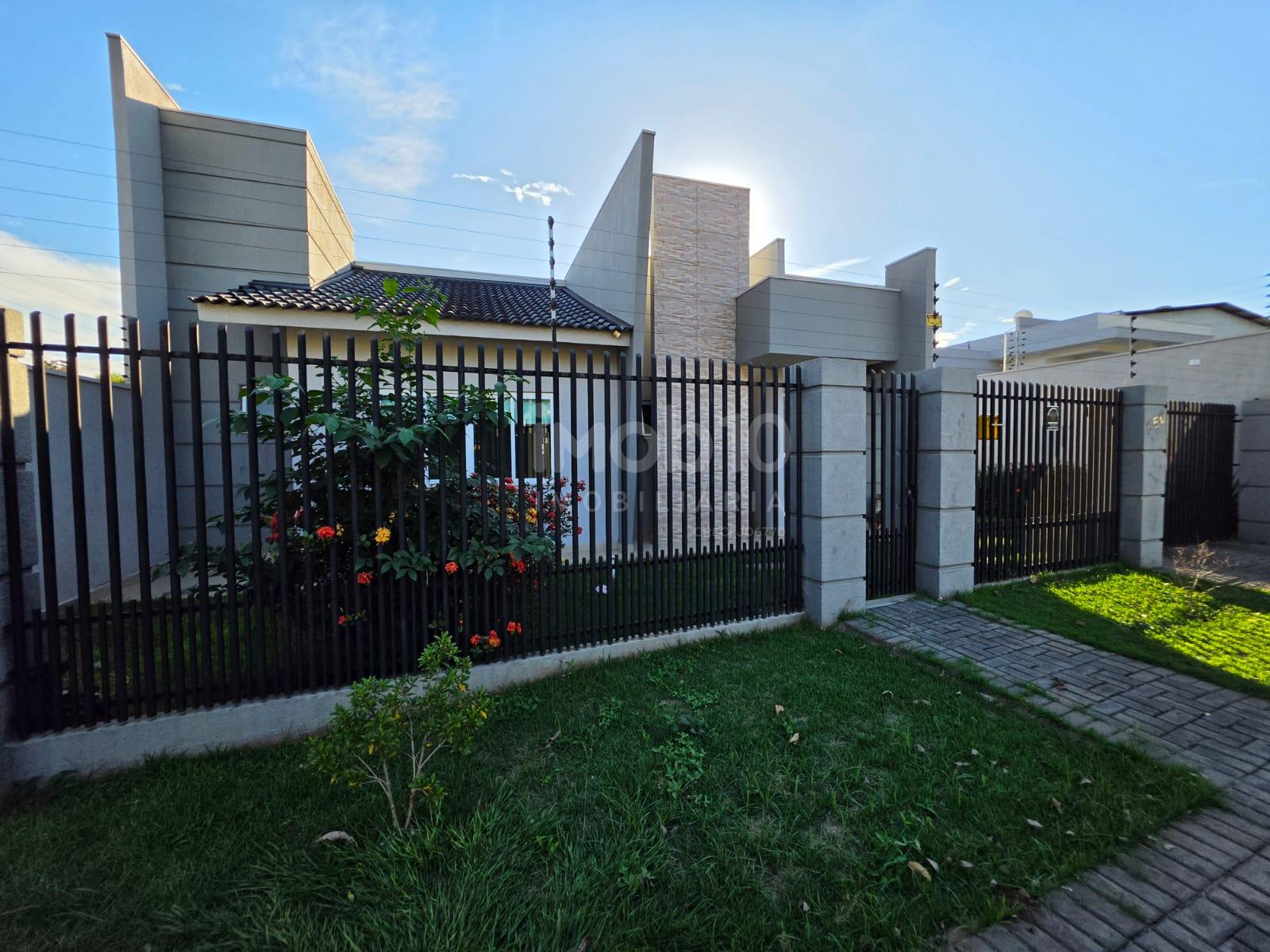 CASA TÉRREA COM PISCINA E EDÍCULA COM CHURRASQUEIRA NO JARDIM BOURBON EM FOZ.