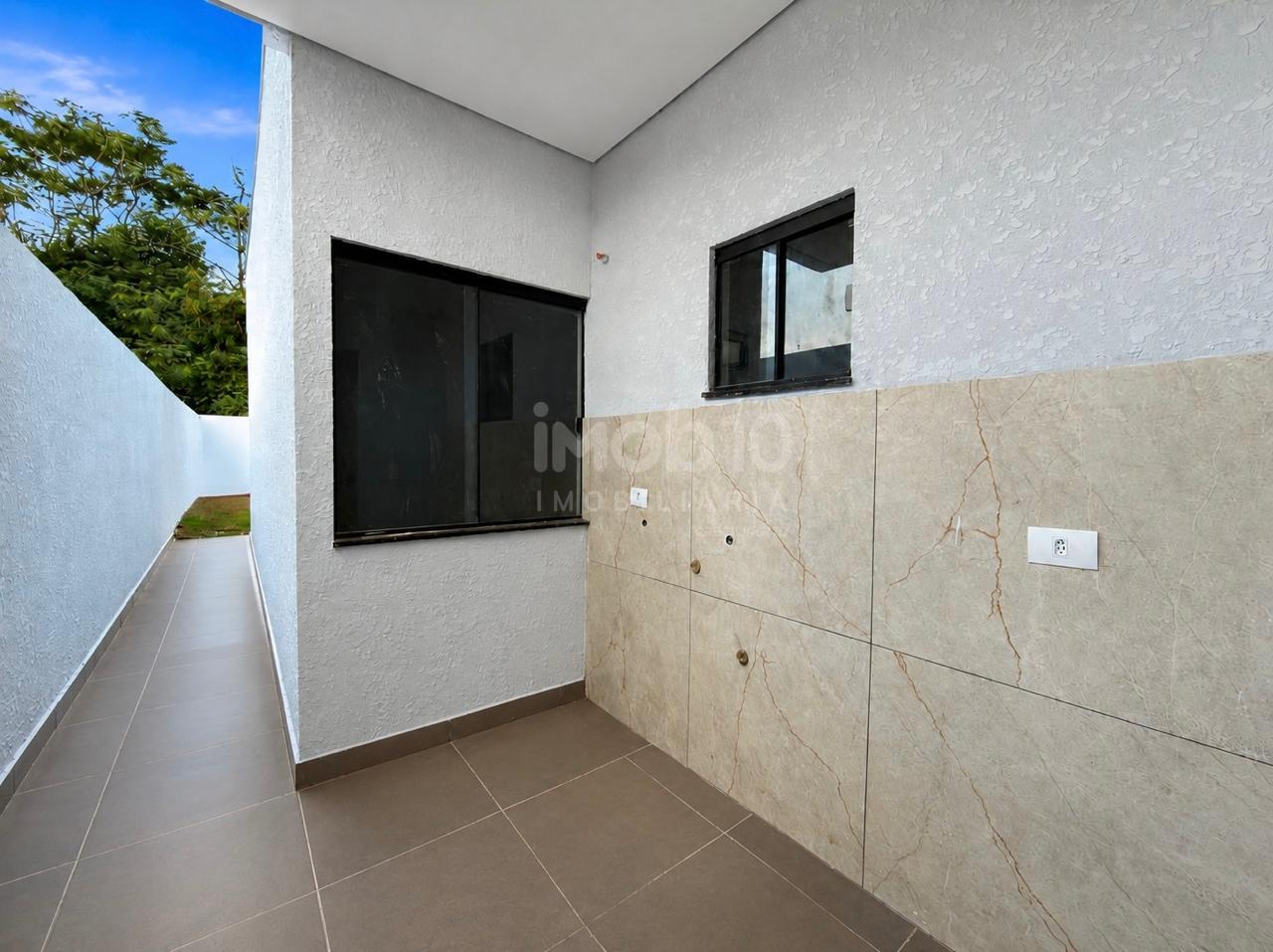 CASA A VENDA  COM 2 QUARTOS JARDIM PORTO BELO, REGIÃO NORTE DE FOZ.