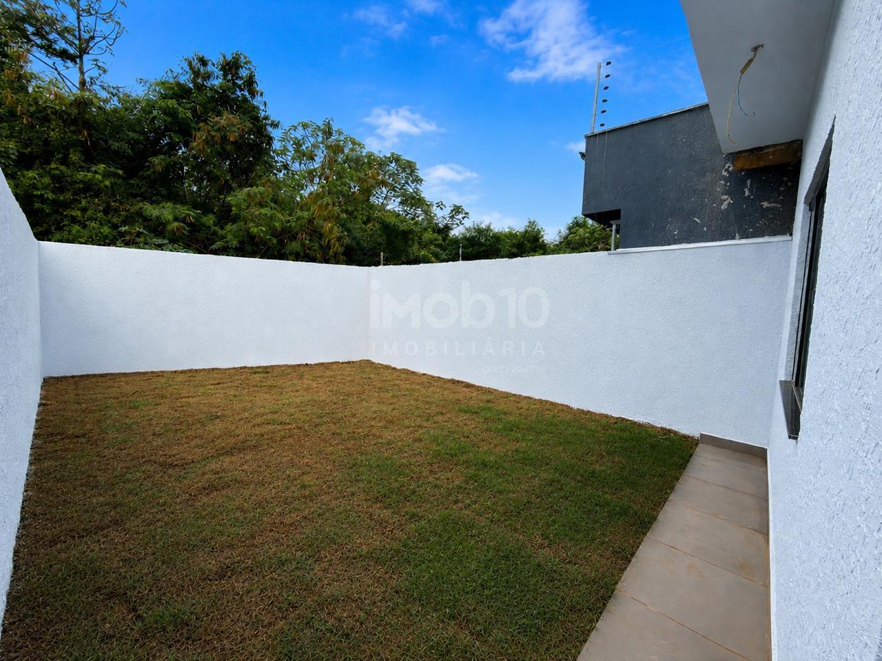 CASA A VENDA  COM 2 QUARTOS JARDIM PORTO BELO, REGIÃO NORTE DE FOZ.