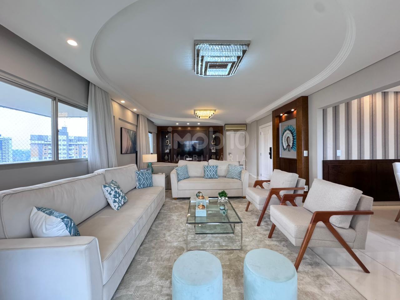 APARTAMENTO MOBILIADO À VENDA NO EDIFÍCIO CARLOS SOTTOMAIOR NO CENTRO DE FOZ