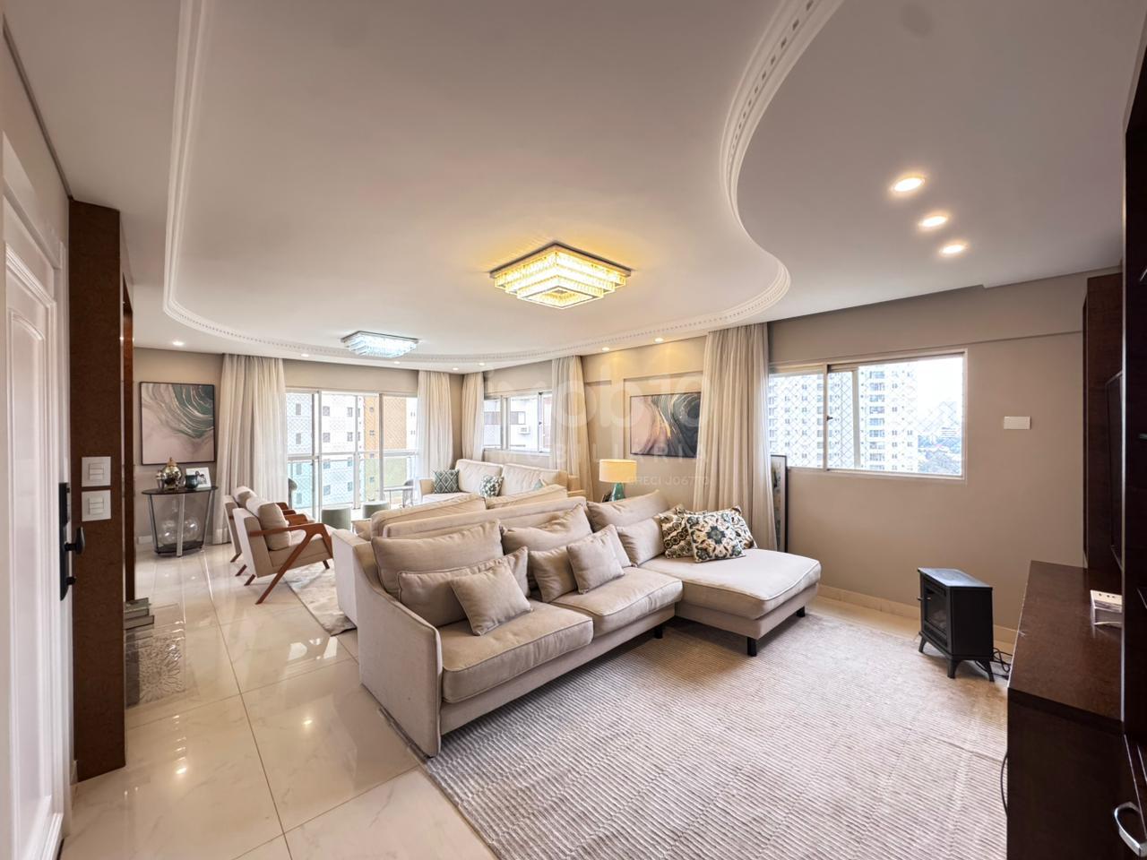 APARTAMENTO MOBILIADO À VENDA NO EDIFÍCIO CARLOS SOTTOMAIOR NO CENTRO DE FOZ