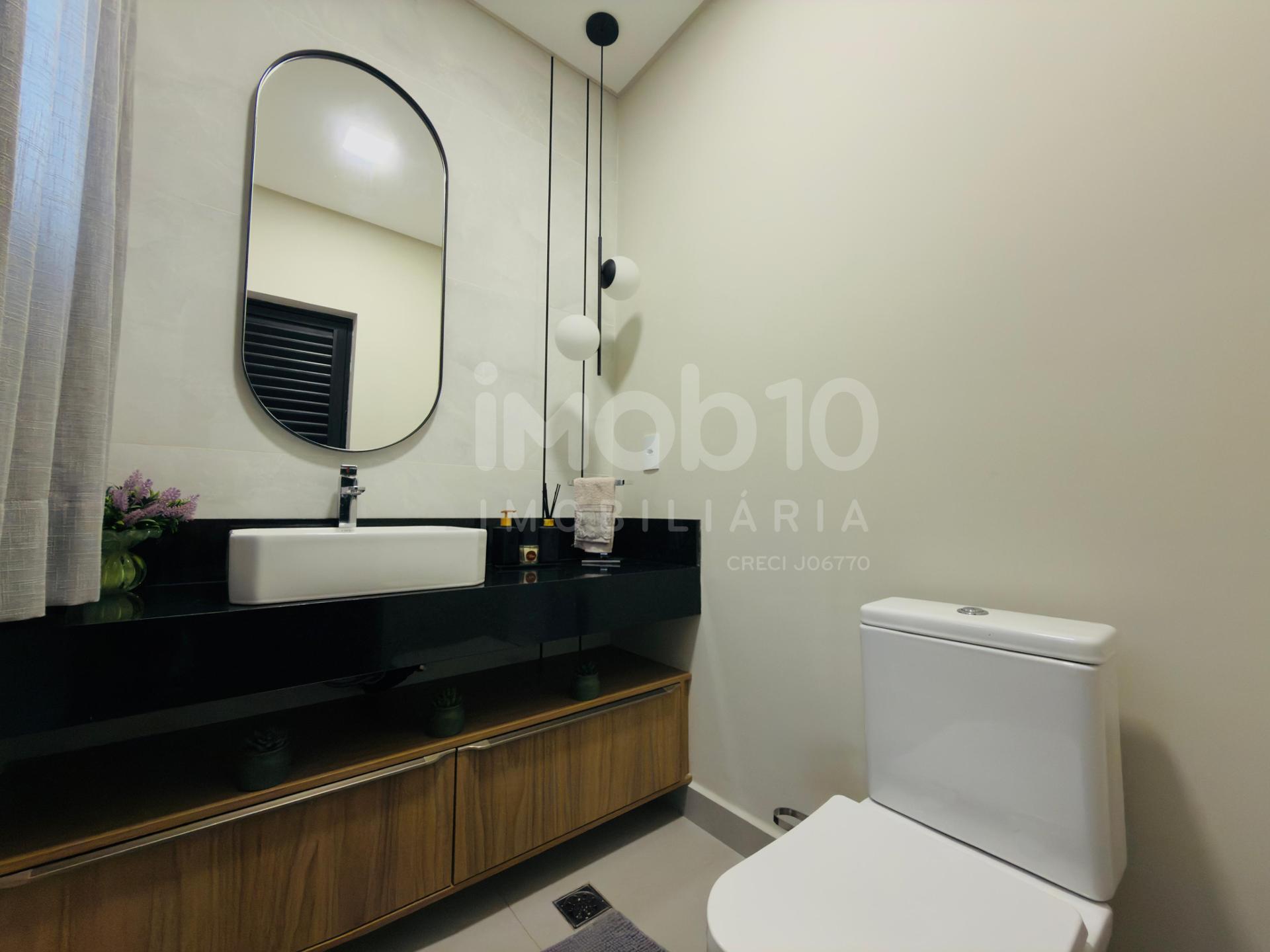 CASA  À VENDA SEMI-MOBILIADA COM 1 SUÍTE + 2 QUARTOS  NO PARQUE IMPERATRIZ