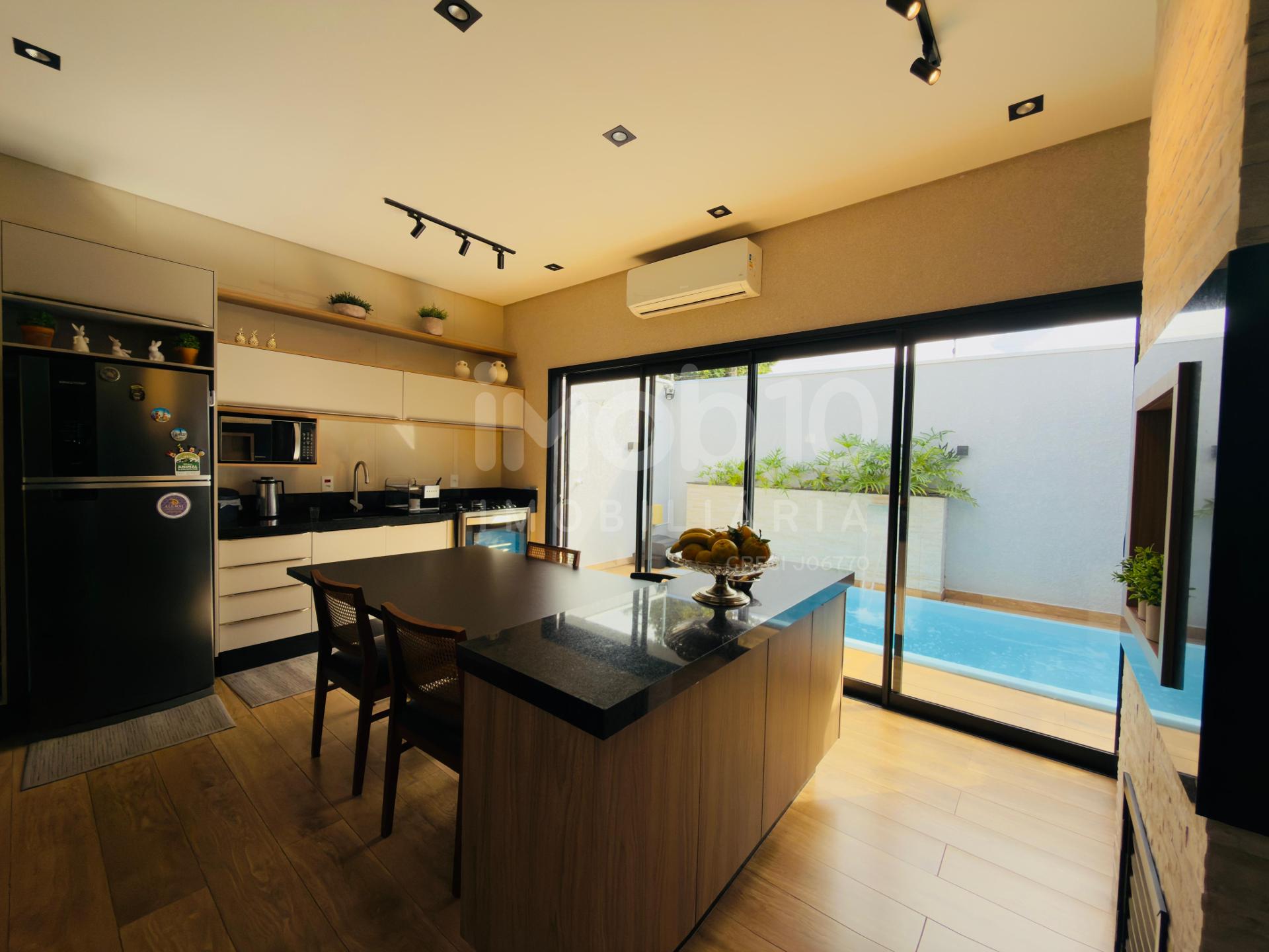 CASA  À VENDA SEMI-MOBILIADA COM 1 SUÍTE + 2 QUARTOS  NO PARQUE IMPERATRIZ