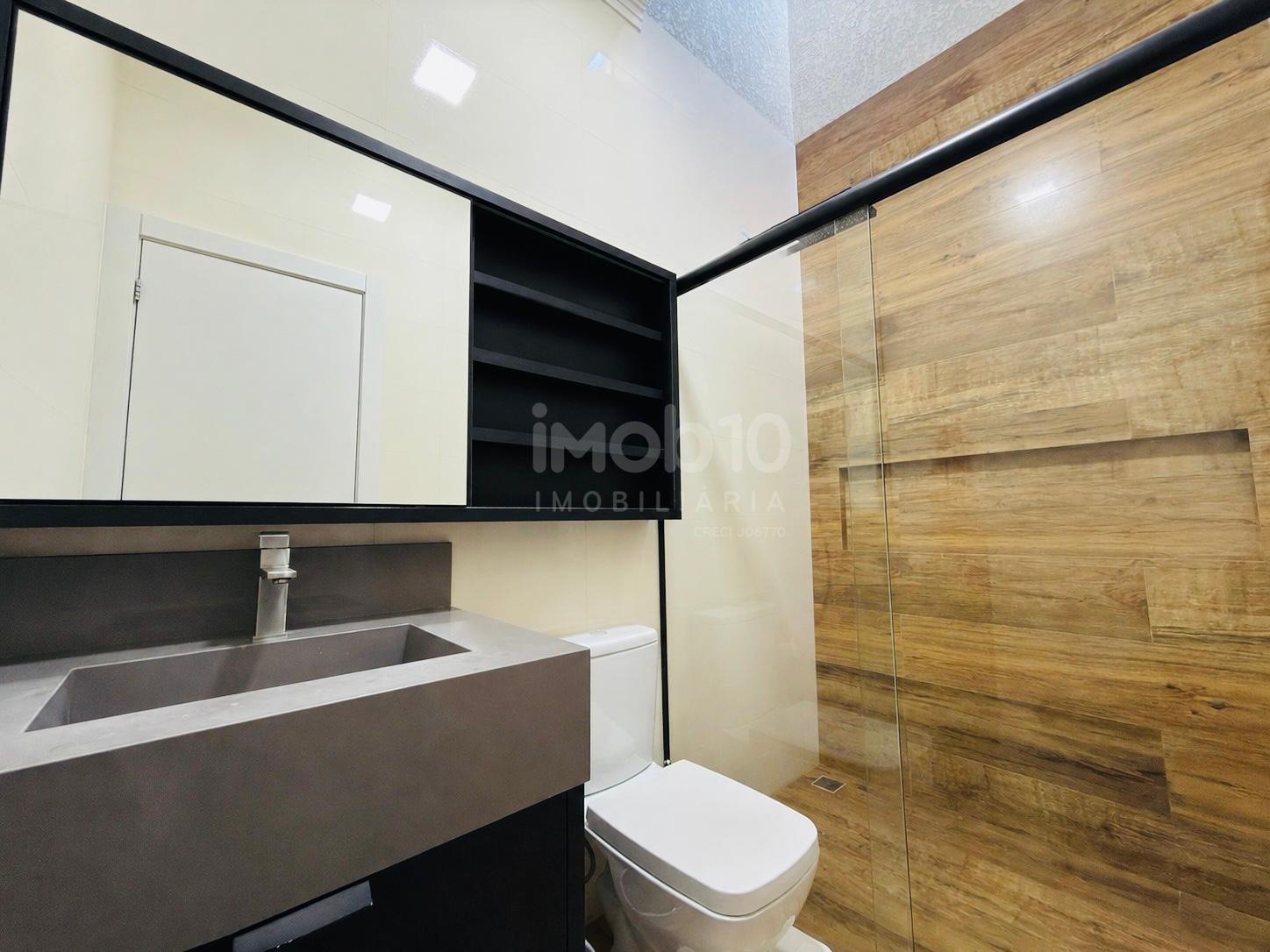 CASA  À VENDA SEMI-MOBILIADA COM 1 SUÍTE + 2 QUARTOS  NO PARQUE IMPERATRIZ