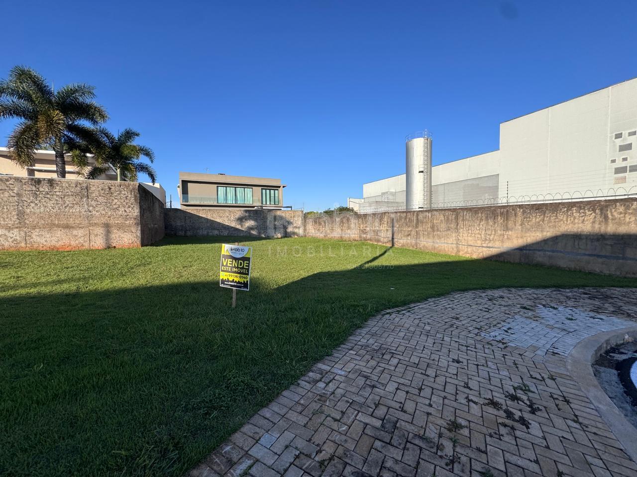 TERRENO A VENDA NO CONDOMÍNIO FECHADO VILLAGIO CATARATAS EM FOZ
