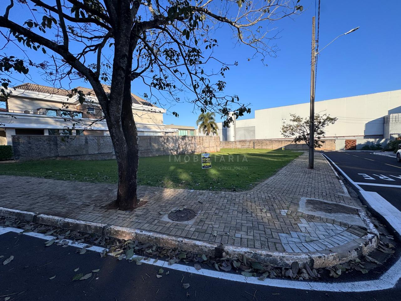 TERRENO A VENDA NO CONDOMÍNIO FECHADO VILLAGIO CATARATAS EM FOZ