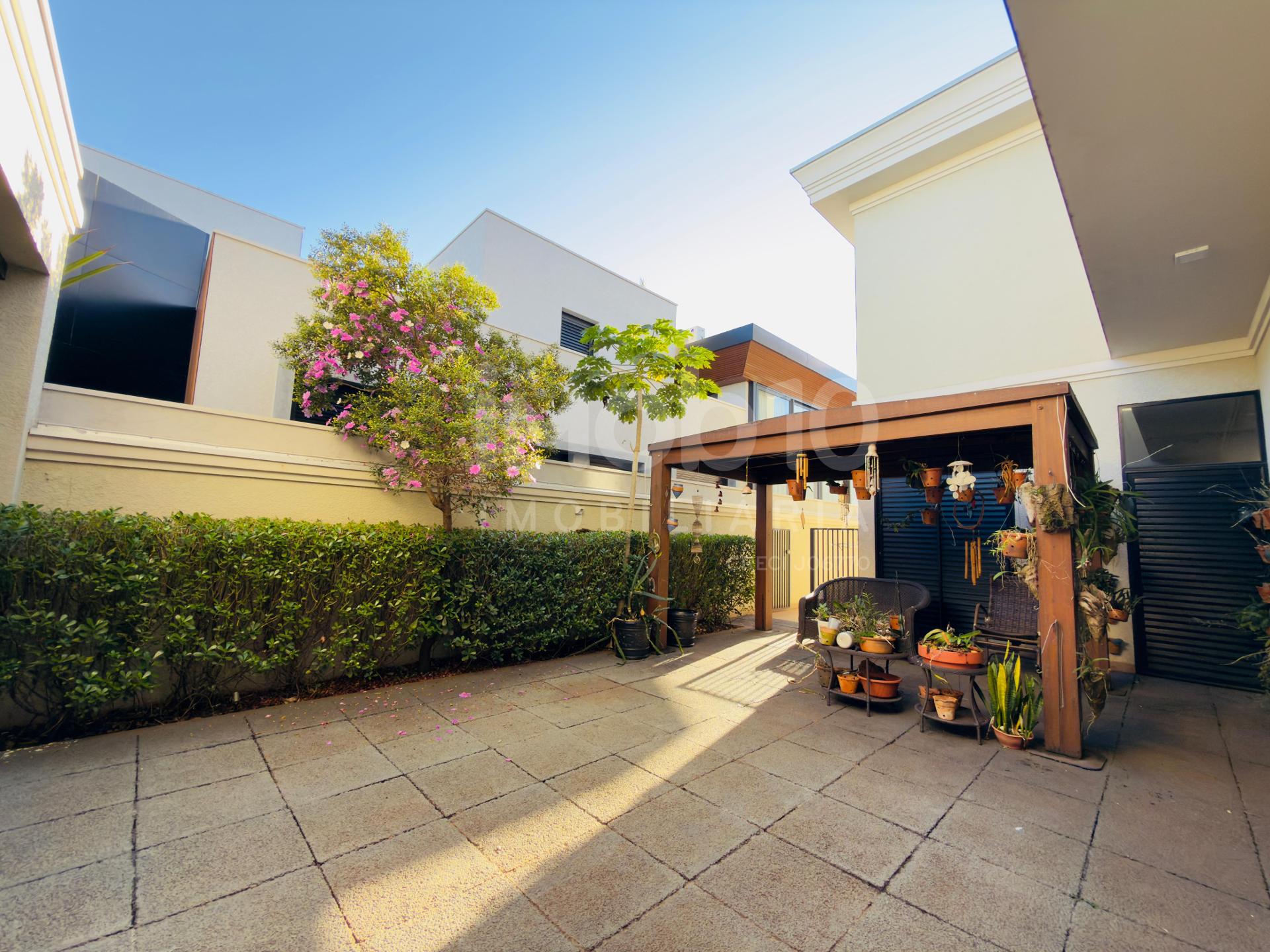 SOBRADO À VENDA DE ALTISSIMO PADRÃO COM 2 SUÍTES + 2 QUARTOS, NO TERRAS ALPHA 2