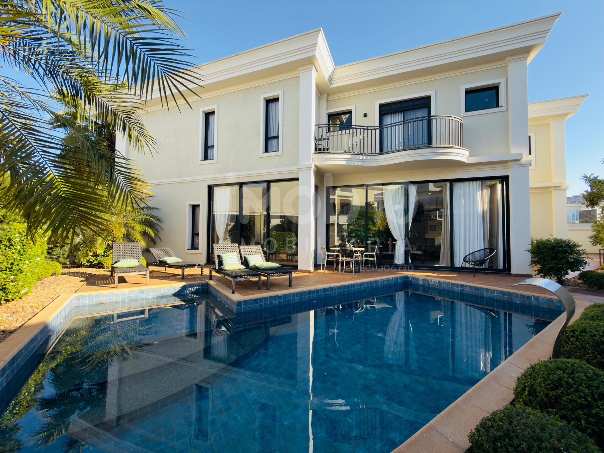 SOBRADO À VENDA DE ALTISSIMO PADRÃO COM 2 SUÍTES + 2 QUARTOS, NO TERRAS ALPHA 2