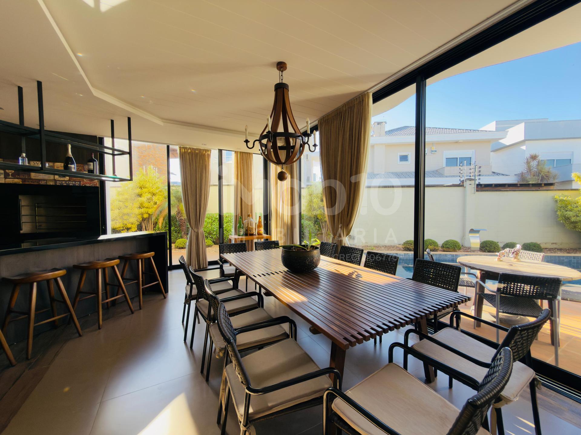 SOBRADO À VENDA DE ALTISSIMO PADRÃO COM 2 SUÍTES + 2 QUARTOS, NO TERRAS ALPHA 2