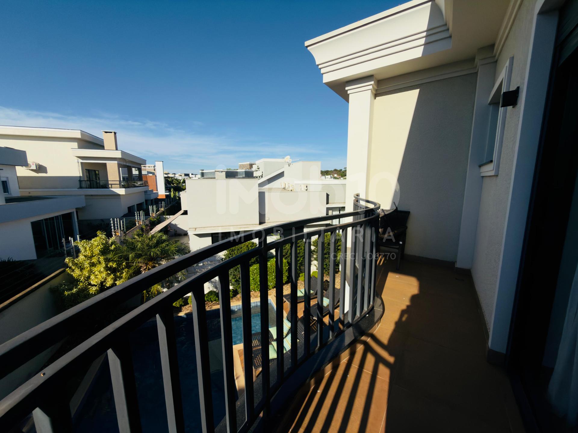 SOBRADO À VENDA DE ALTISSIMO PADRÃO COM 2 SUÍTES + 2 QUARTOS, NO TERRAS ALPHA 2