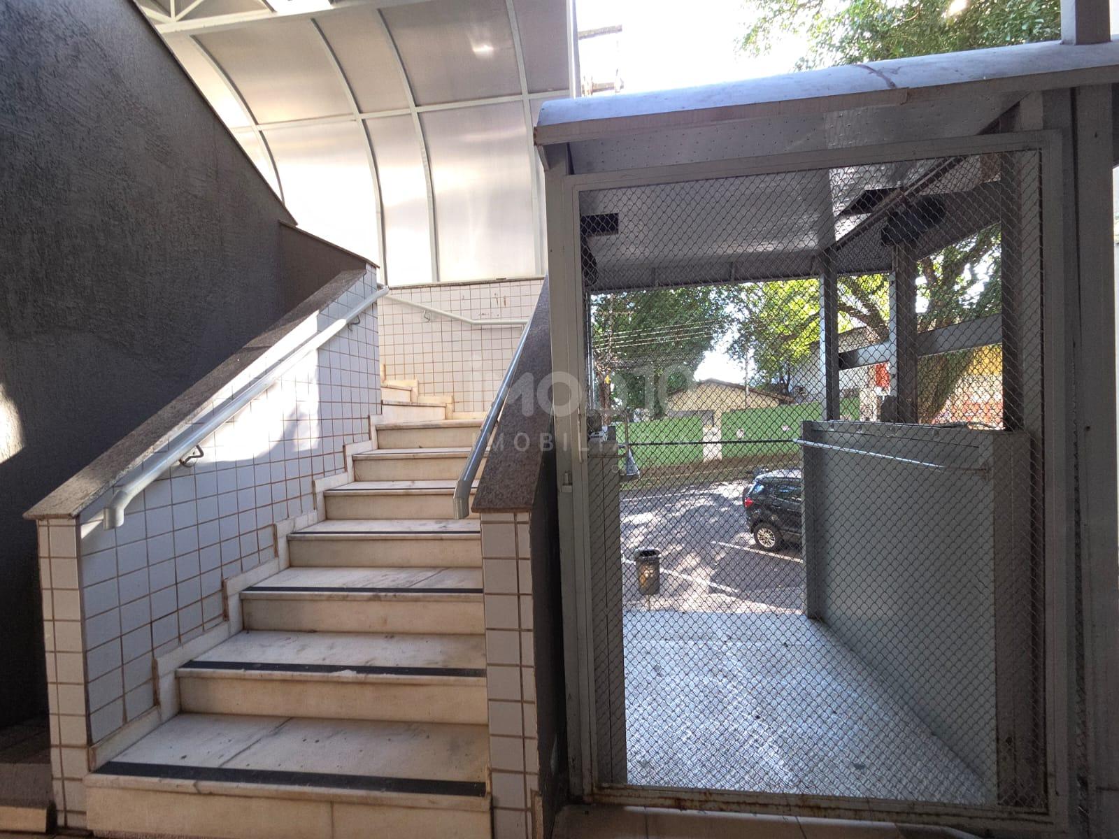 SALA COMERCIAL A VENDA COM 423.85 m², CENTRO DE FOZ DO IGUACU - PR