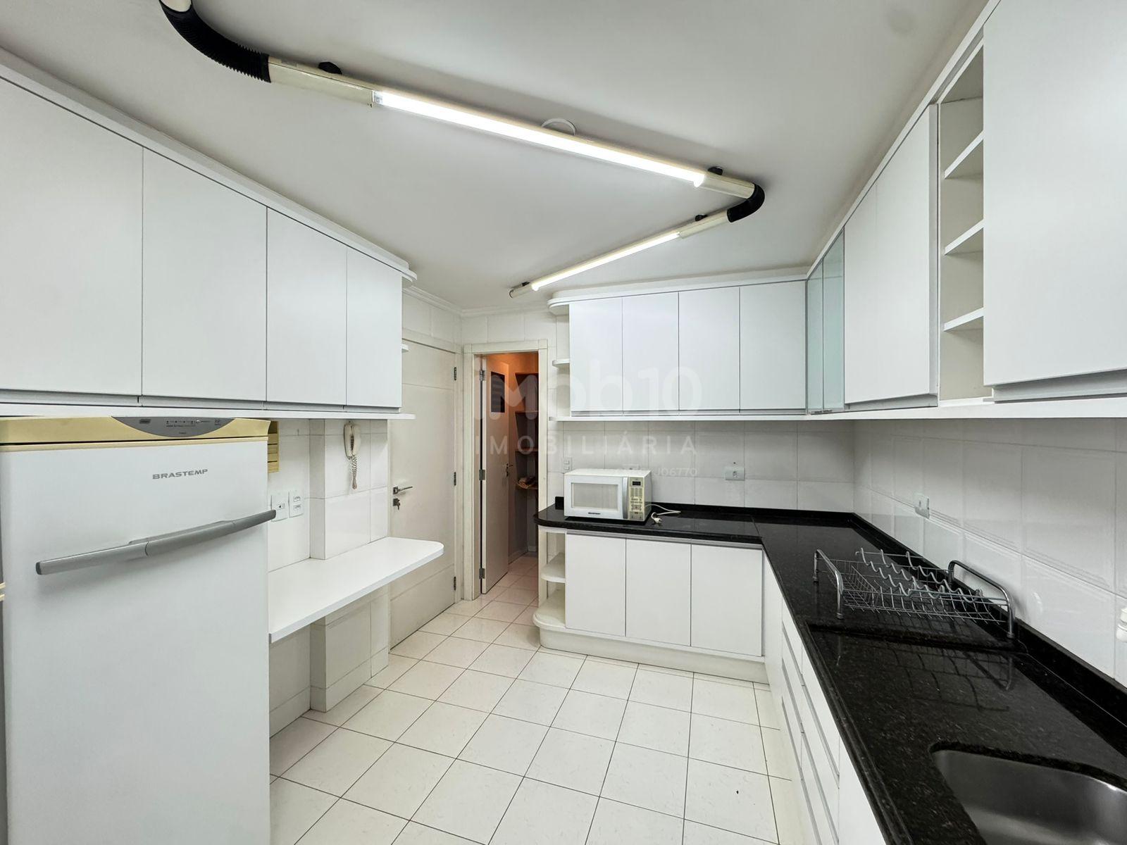 APARTAMENTO COM 3 QUARTOS NO CENTRO DE FOZ A VENDA NO EDIFICIO VIVALDI